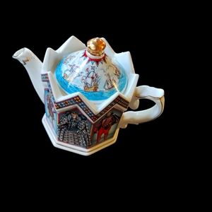 England Sadler Tea Pot